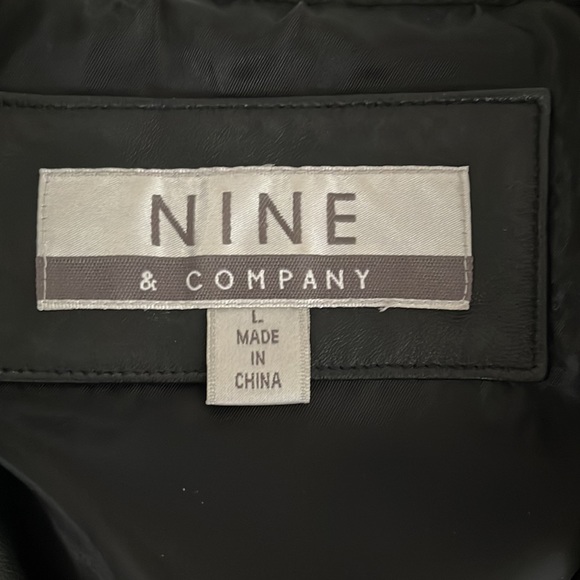 Flattering Leather Jacket - Picture 4 of 8